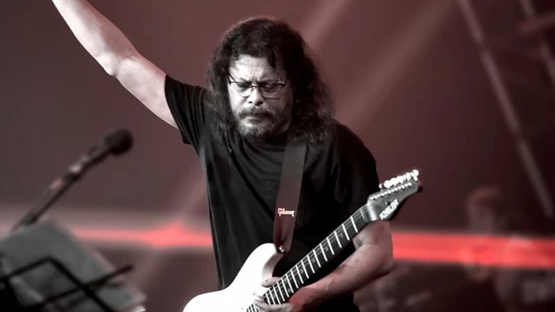 চার দশকেও অমলিন নগরবাউল জেমস চার দশকেও অমলিন নগরবাউল জেমস