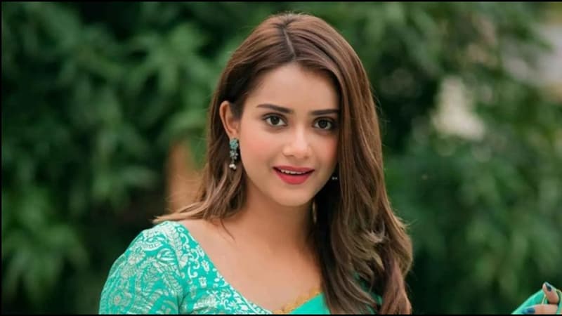 শাড়ি মামলায় ফের আদালতে তানজিন তিশা শাড়ি মামলায় ফের আদালতে তানজিন তিশা